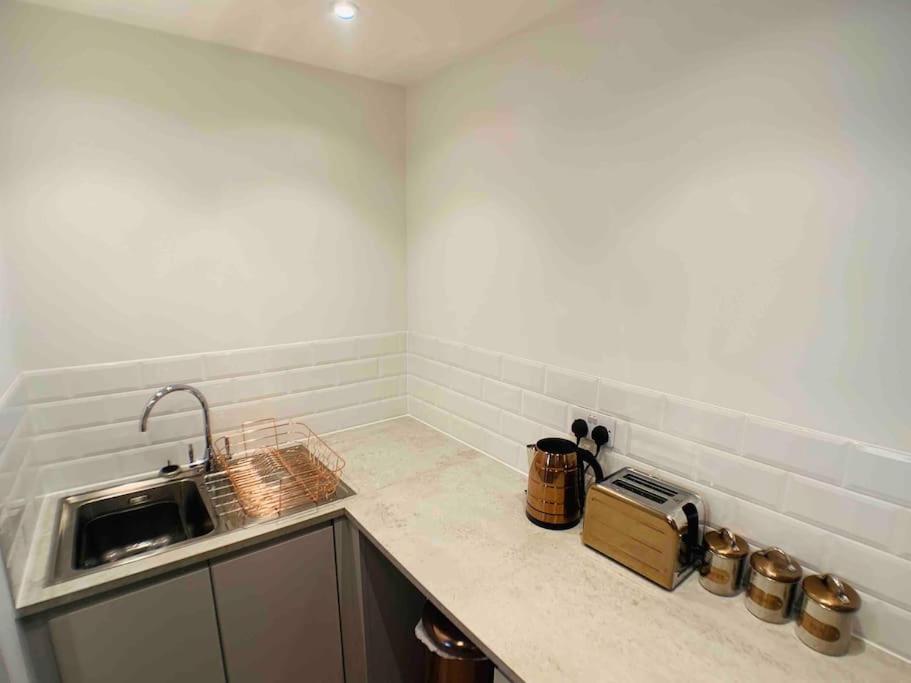Lovely Central Bournemouth Flat 10 Minute To Beach Appartement Buitenkant foto