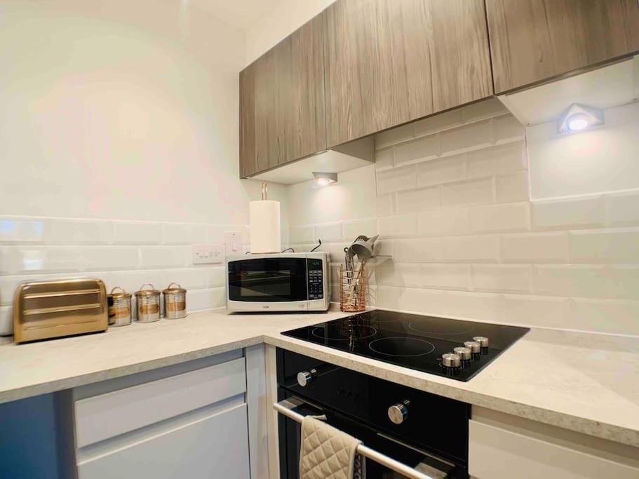 Lovely Central Bournemouth Flat 10 Minute To Beach Appartement Buitenkant foto